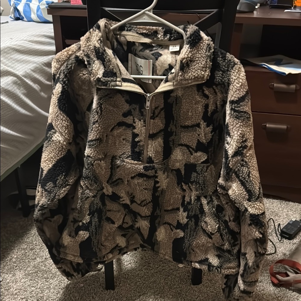 BDG Half Zip Mock Neck Sweatshirt w/ Front Pocket